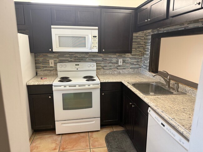 Foto del edificio - 9101 NW 1st Ct