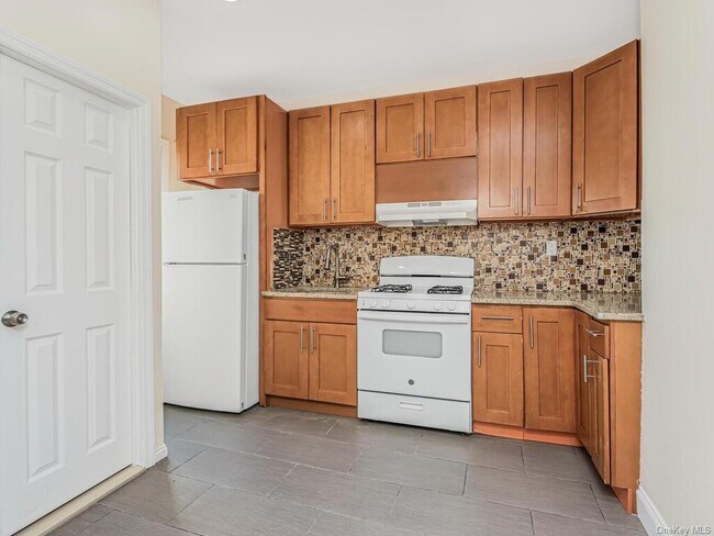 Foto del edificio - 59-09 Maspeth Ave