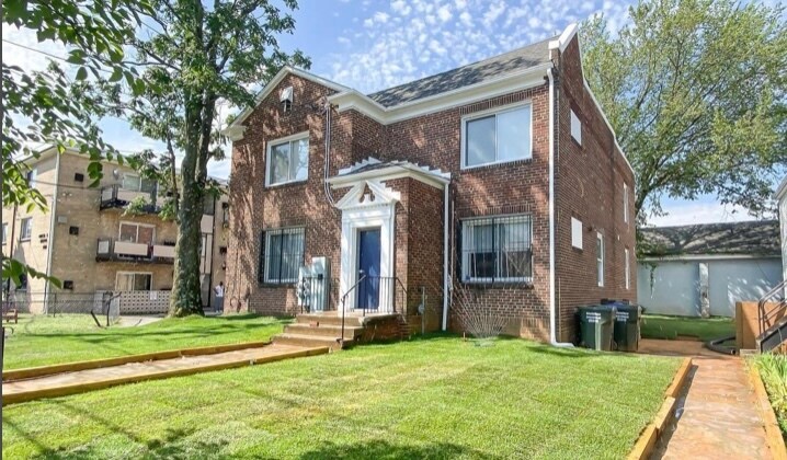 Primary Photo - 4609 Quarles St NE