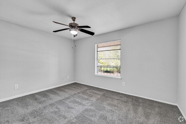 2BR, 2BA - 897SF - Primary Bedroom - Preserve at Westchase