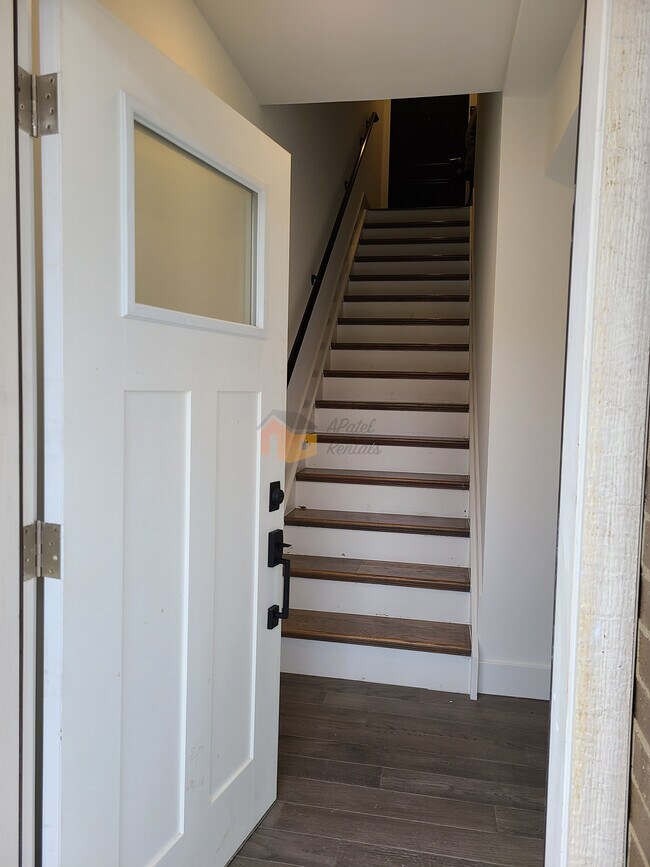 Building Photo - 1306 Forsythe Ave