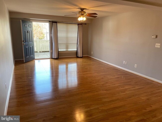 Building Photo - 1421 N Van Dorn St