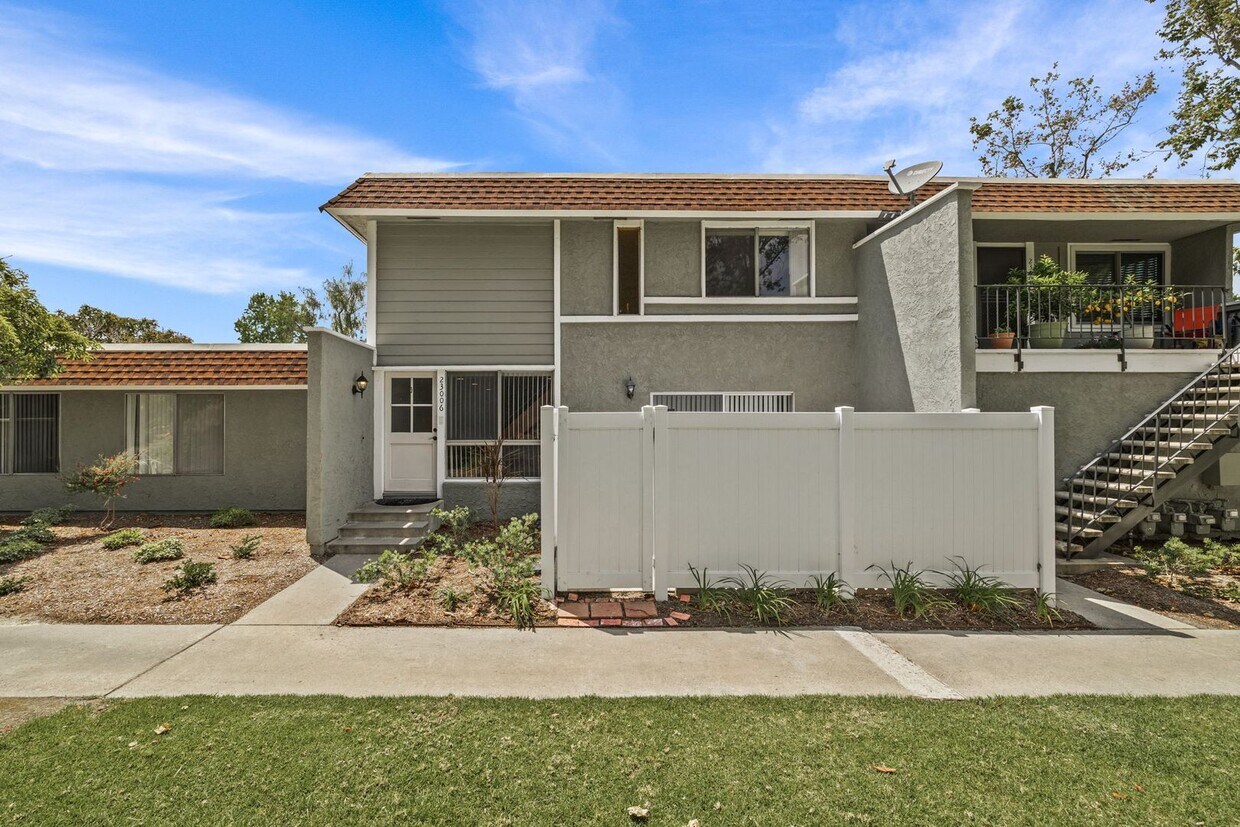 Foto principal - Beautiful Townhome in Mission Viejo