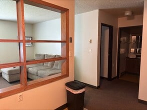 Building Photo - 601 Main St