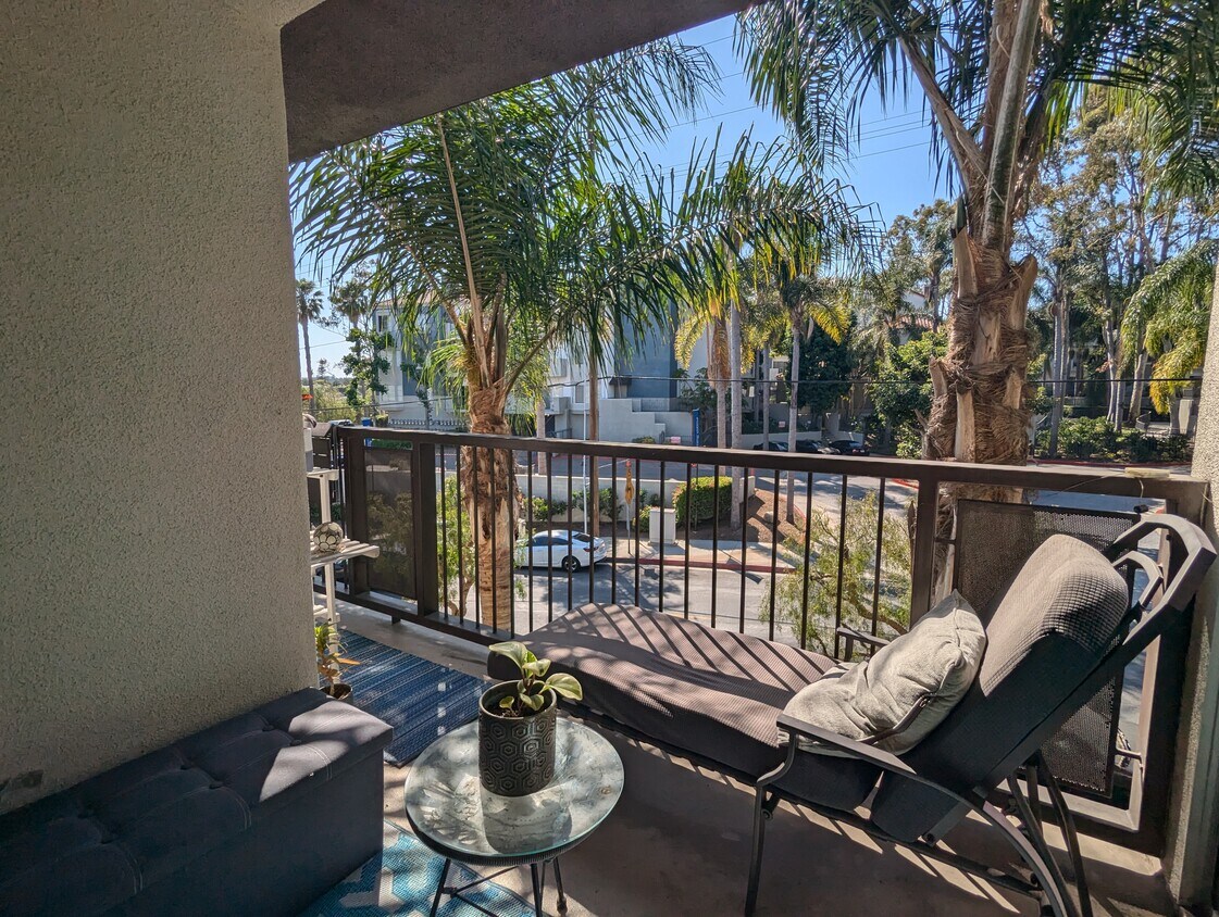 Balcony - 7100 Alvern St