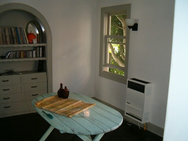 Área de comedor - 2213 Ocean Ave