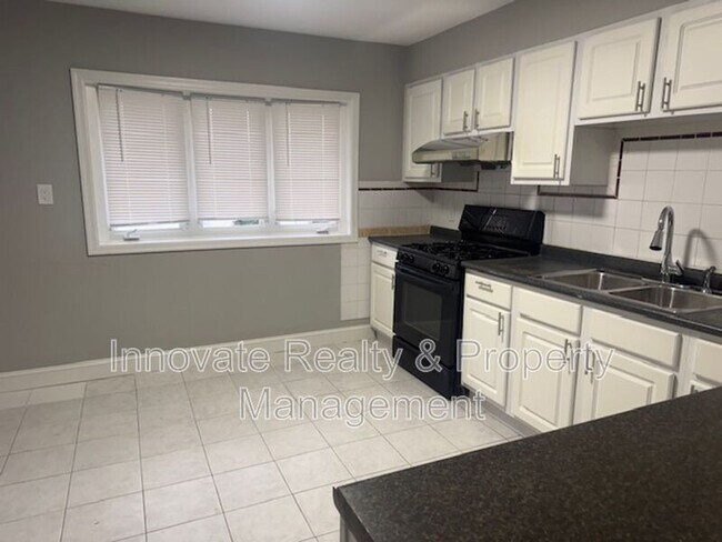 Foto del edificio - 2819 Comly Rd