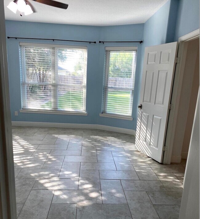 Building Photo - 6214 Pebble Canyon Ct