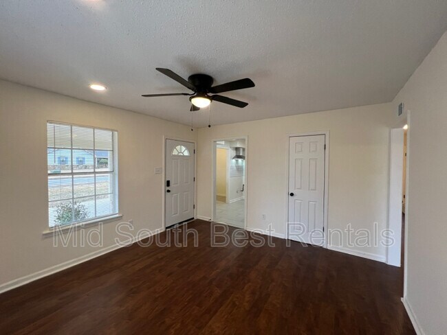 Foto del edificio - 4671 Deep Brook Dr