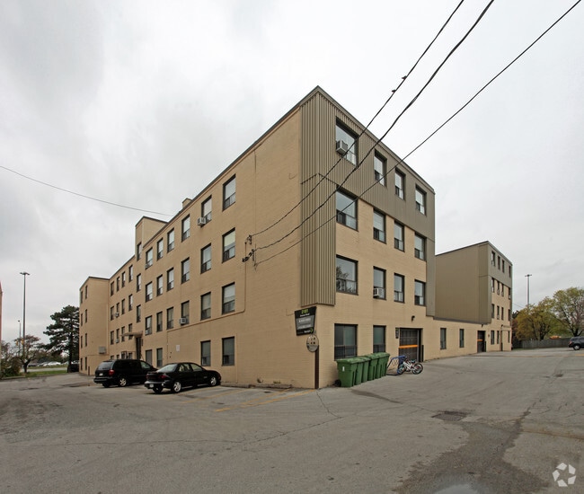 Building Photo - 166 Wilson Avenue