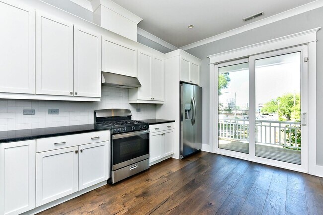 Foto del edificio - Brooklyn Art District | 2-Bedroom, 2.5 Bath