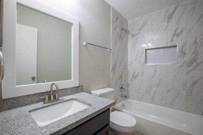 Foto del edificio - 718 Remwick Dr