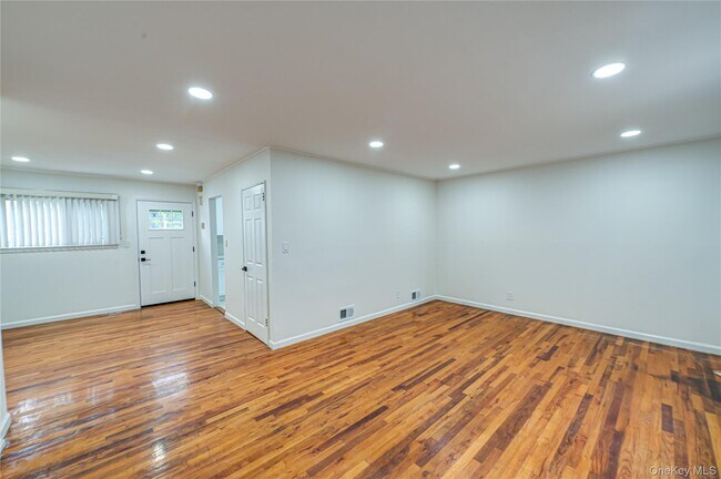 Foto del edificio - 10 Gerhard Rd