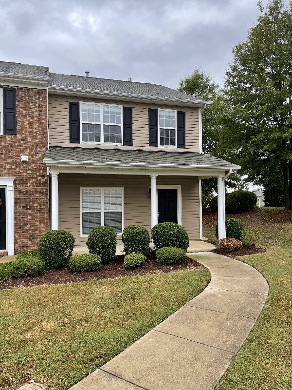 Foto principal - 27 Suncrest Ct