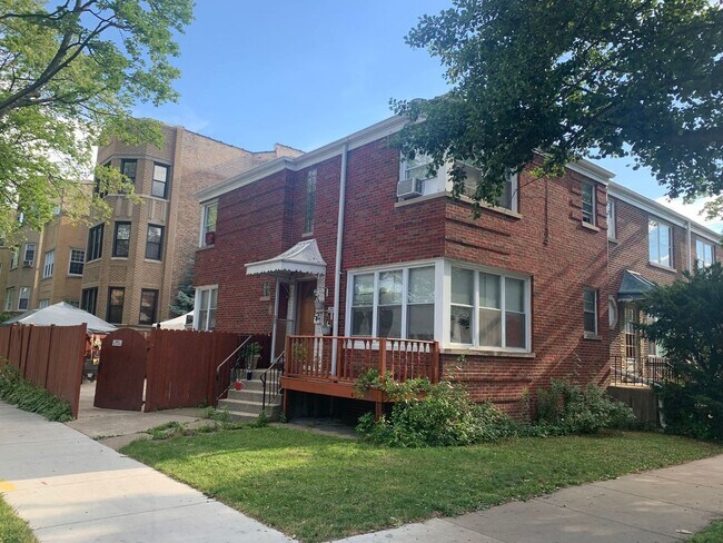 Foto del edificio - 6154 N Rockwell St