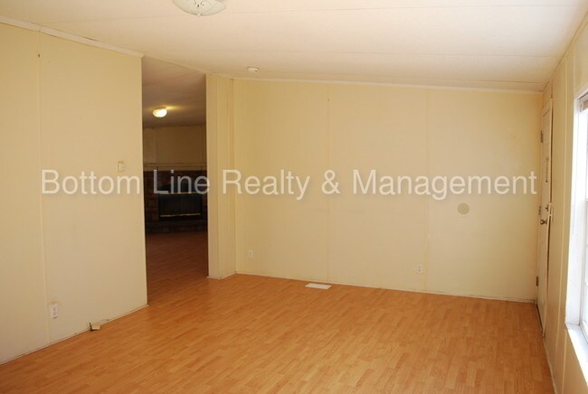 Building Photo - 915 Pinhook Loop Rd