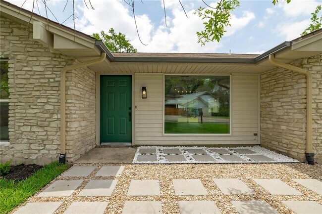 Building Photo - 10903 Hillside Oak Ln