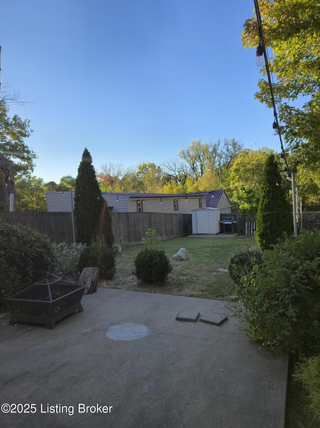 Foto del edificio - 1449 Mellwood Ave