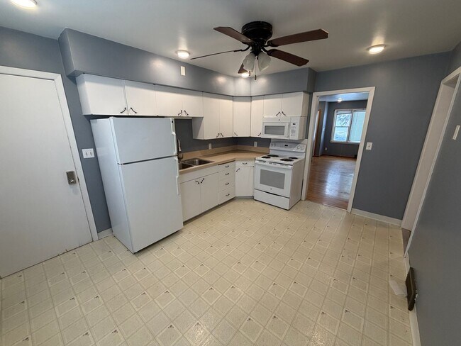 Foto del edificio - 615/617 10th Ave SW