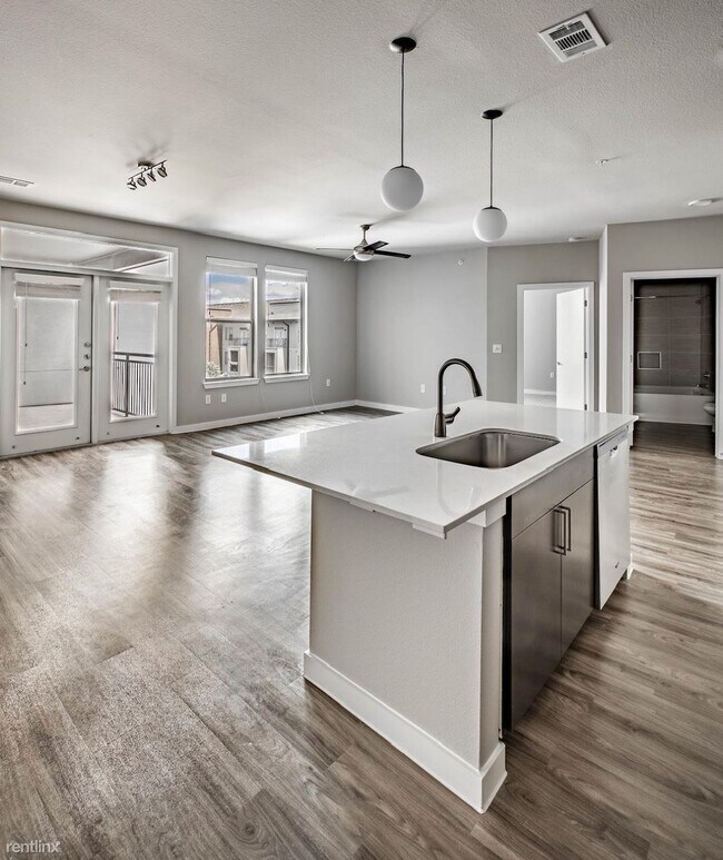 Foto del edificio - 1 br, 1 bath Condo - 649 N Miller Rd. Corn...