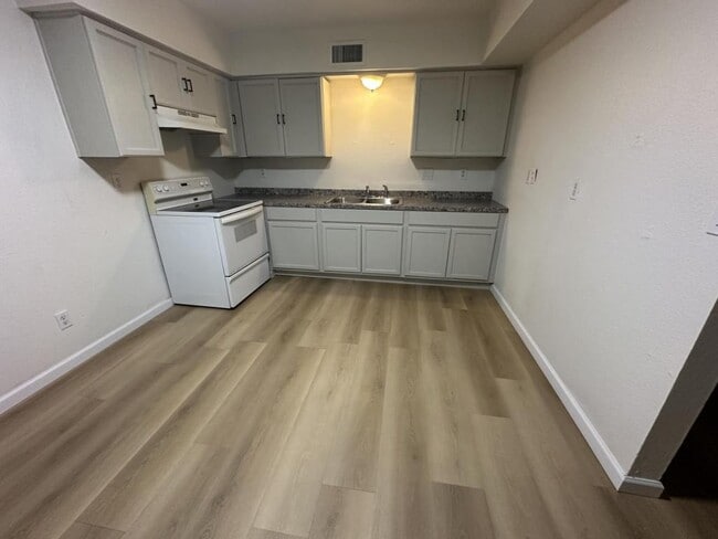 Foto del edificio - 9221 W Gary Rd