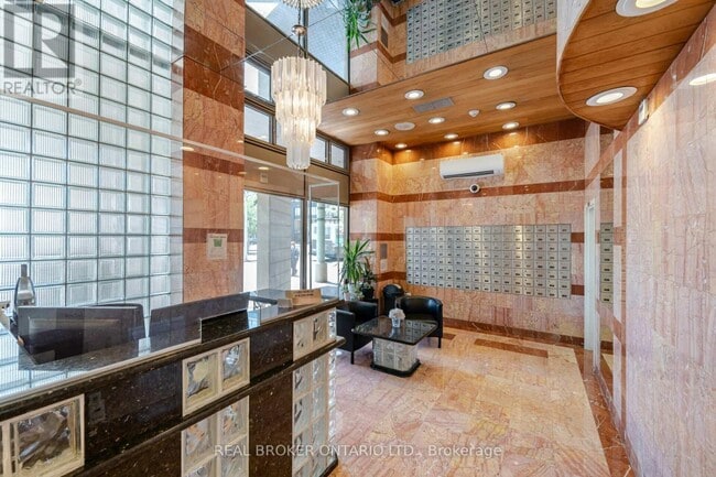 Building Photo - 250 Queens Quay W
