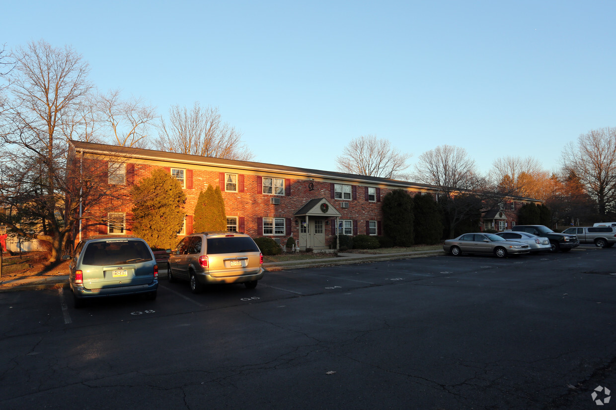 Maple Grove Apartments Apartments in Dublin, PA