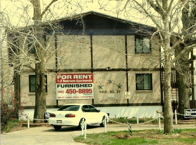 Building Photo - 700 S 17th St