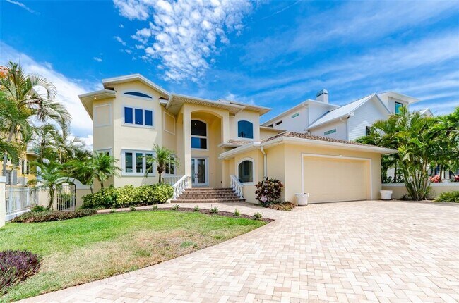 Building Photo - 901 Harbor Dr