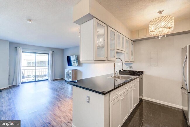 Foto del edificio - 2111 Wisconsin Ave NW