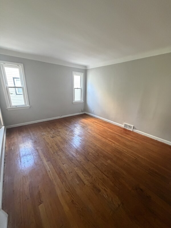 Foto del edificio - 18424 Maple Heights Blvd