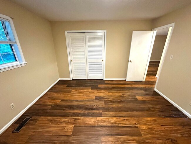 Foto del edificio - 3038 Callier Springs Rd SE