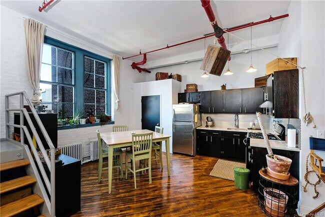 Foto del edificio - 52 Webster Ave