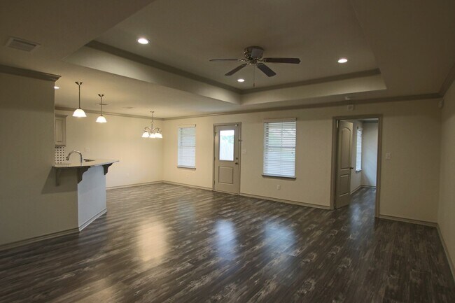 Building Photo - Beautiful 2 Bedroom 2 Bathroom Townhouse in South Tyler! 1/2 OFF FIRST FULL MONTH