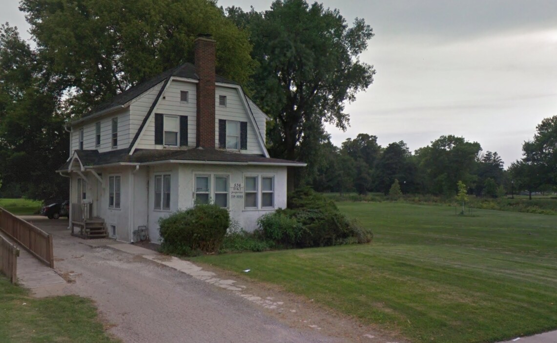 Primary Photo - 536 College Ave
