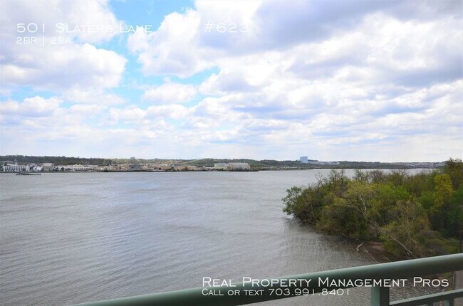 Foto del edificio - 501 Slaters Ln