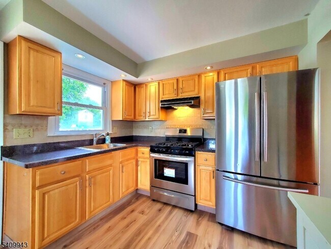 Foto del edificio - 708A-A-708 Farrand St