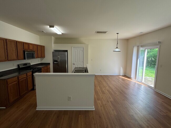Building Photo - 6644 Sequoia Hills Dr