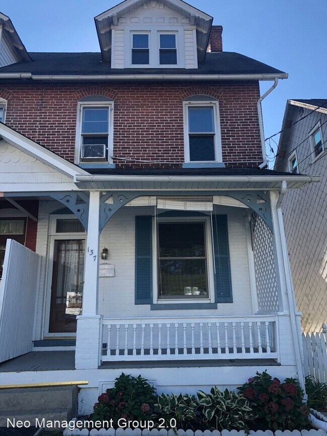Building Photo - 4 br, 1.5 bath House - 137 N 7th St