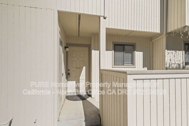 Building Photo - 2518 Westberry Dr