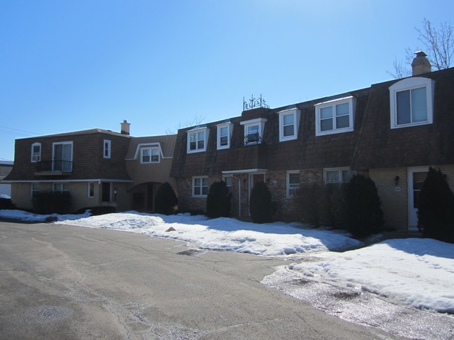 quarter apartments west dundee il 830 834 quarter rd west dundee il 60118 rentals west dundee il apartments quarter apartments west dundee il 830 834 quarter rd west dundee il 60118 rentals west dundee il apartments