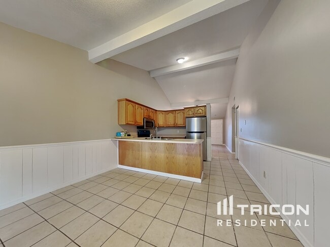 Building Photo - 16015 Splitlog Dr