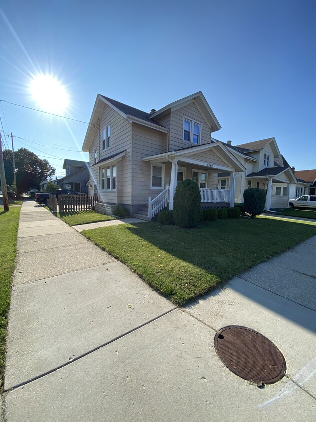 Front of home - 1950 Grange Ave