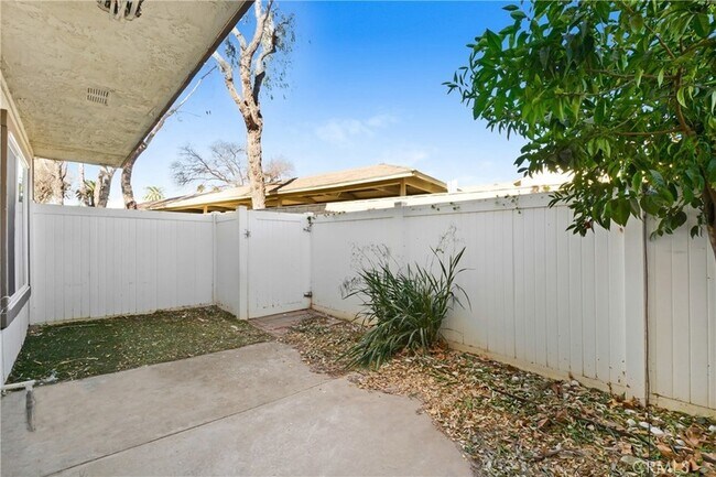 Foto del edificio - 1211 S Palmetto Ave