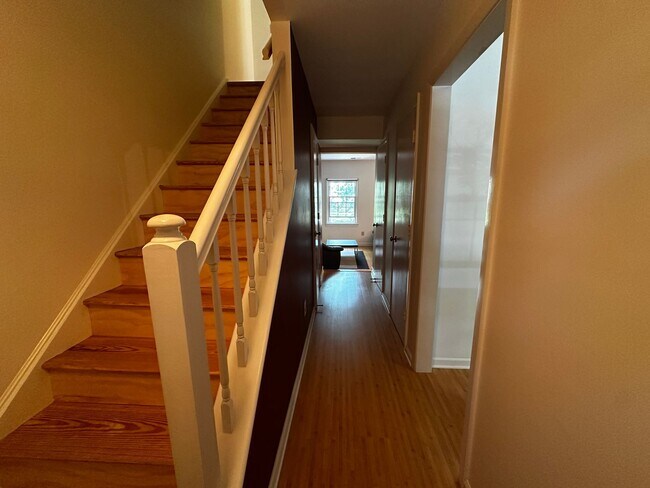 Foto del edificio - 113 Sherwood Ct