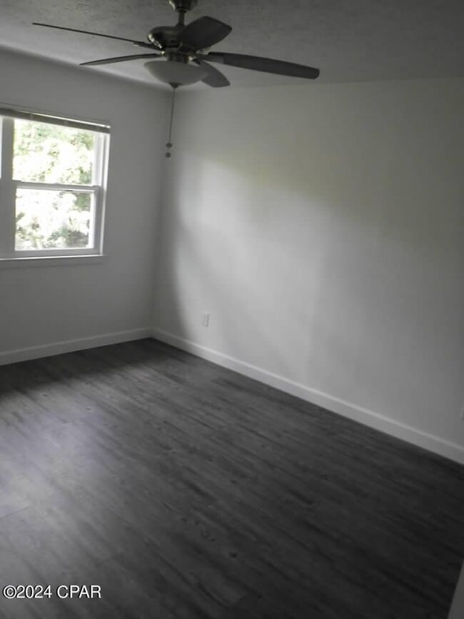 Building Photo - 1637 N James Ave