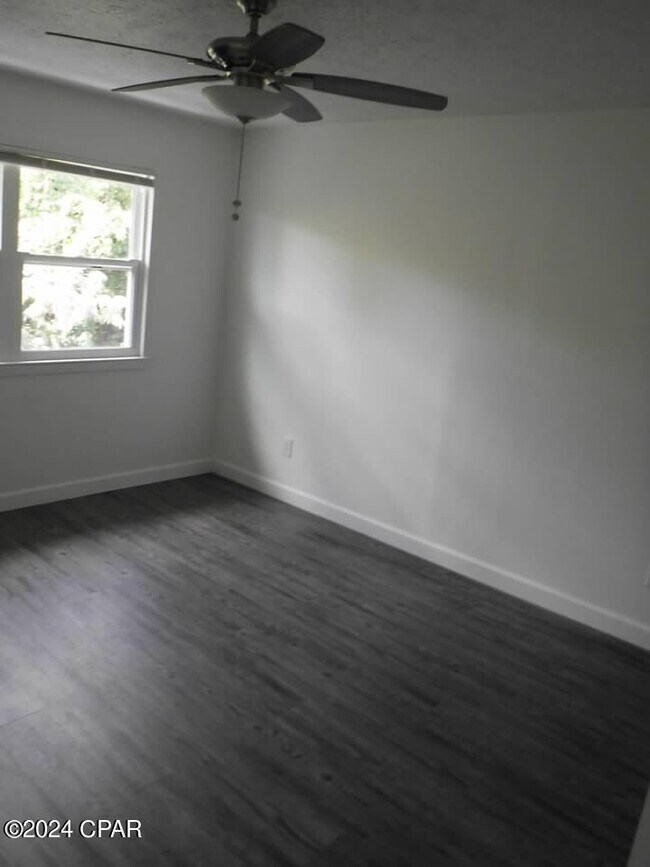 Foto del edificio - 1637 N James Ave