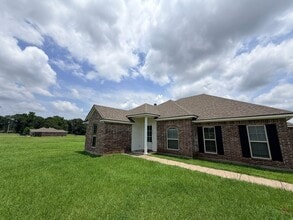Building Photo - 3520 Windwood Circle.