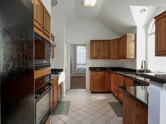 Building Photo - 2321 Bent Brook Dr