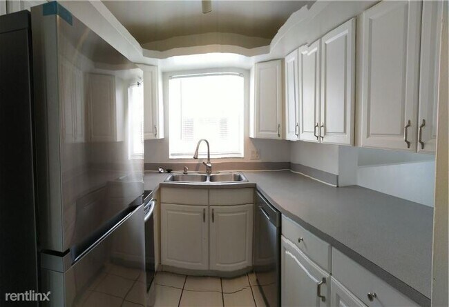 Building Photo - 2914 NW 89th Terrace